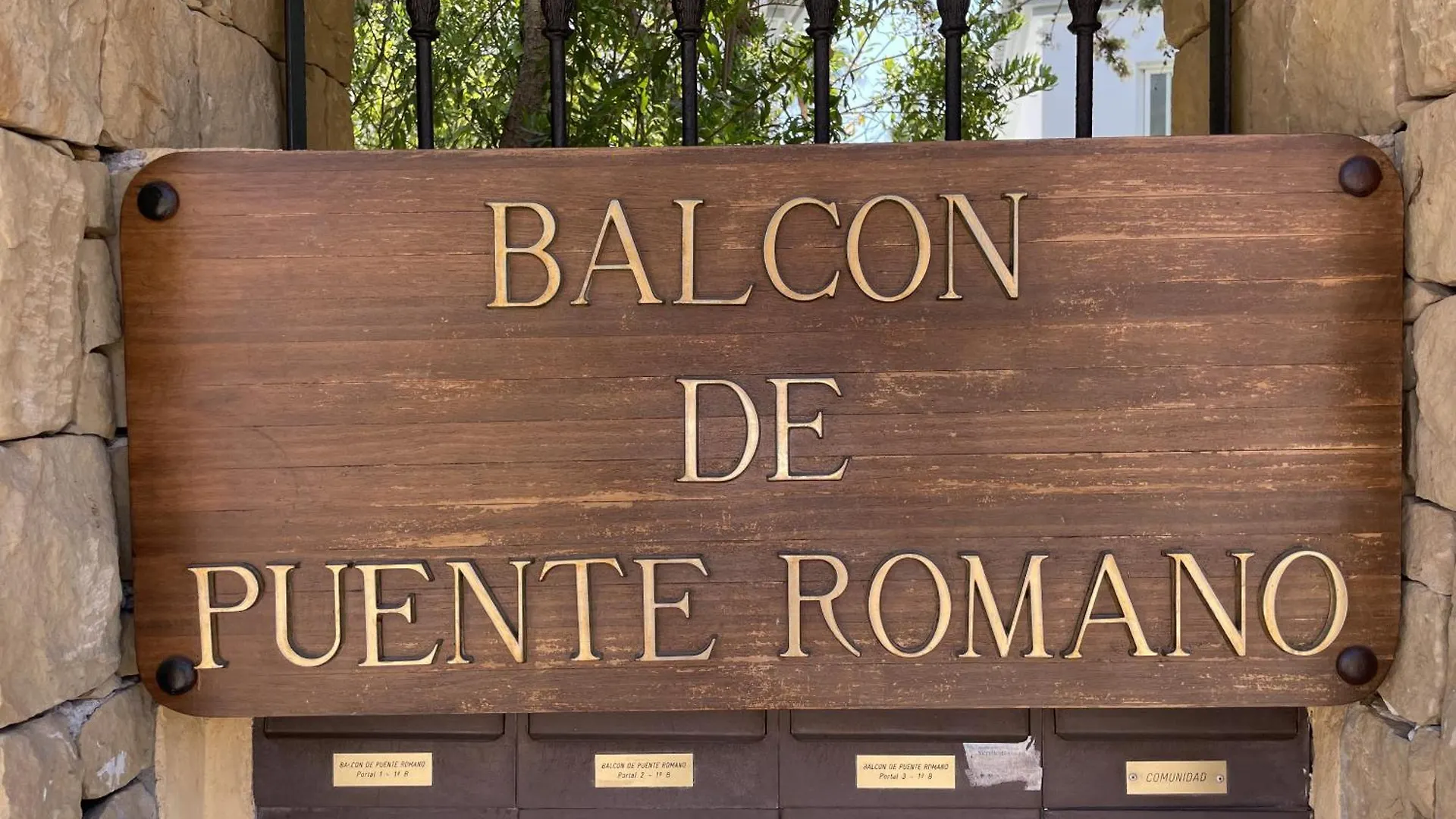 Next To Puente Romano Newly Done Modern Style 5 Star Luxury Stay contacts