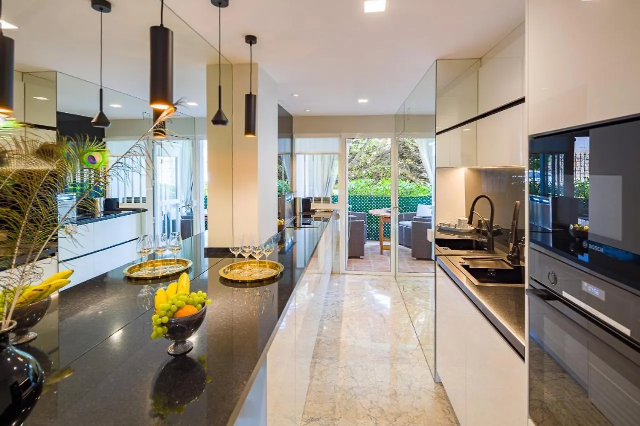 Next To Puente Romano Newly Done Modern Style 5 Star Luxury Stay Marbella Apartment