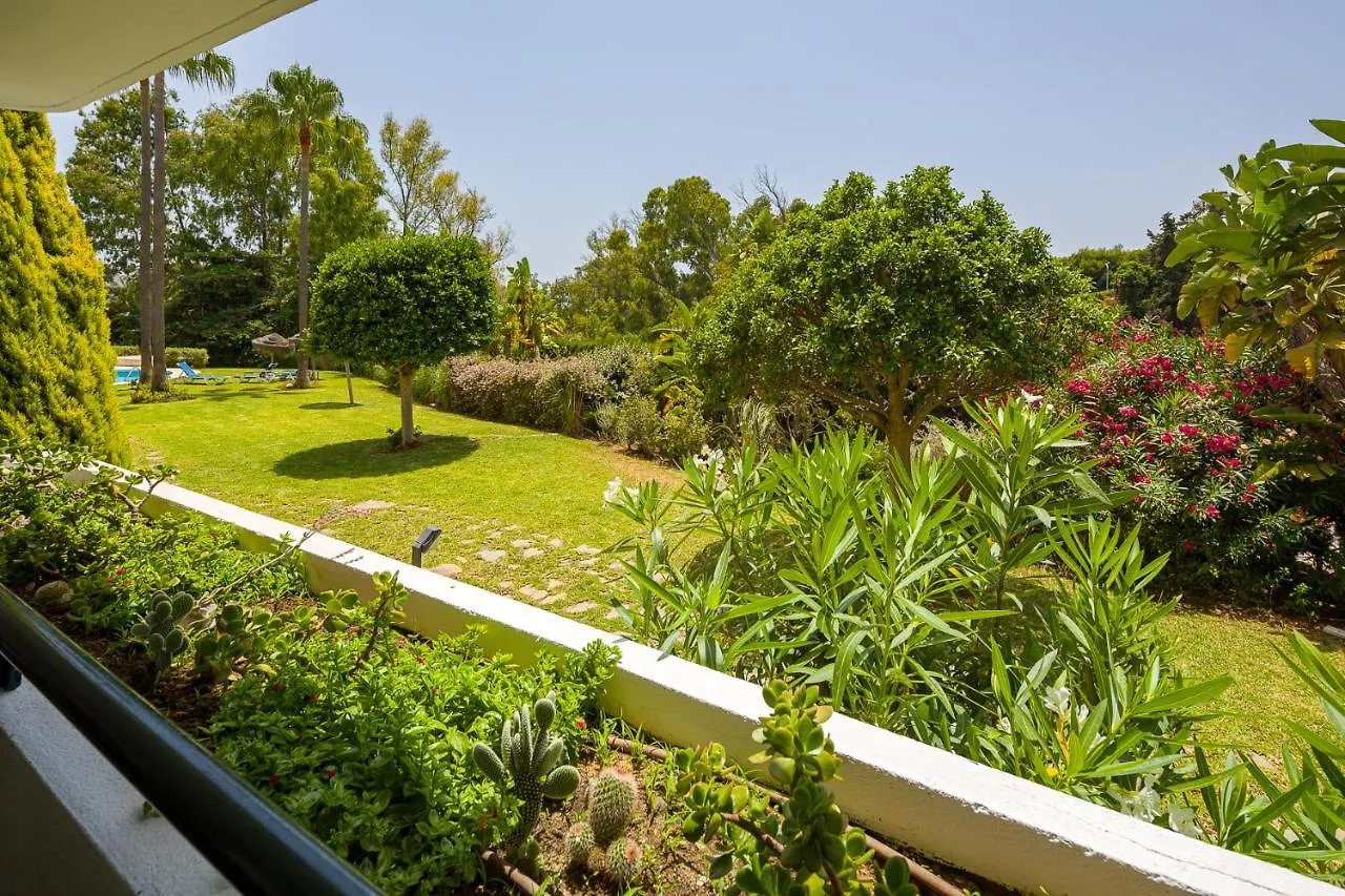 Next To Puente Romano Newly Done Modern Style 5 Star Luxury Stay Marbella Appartamento