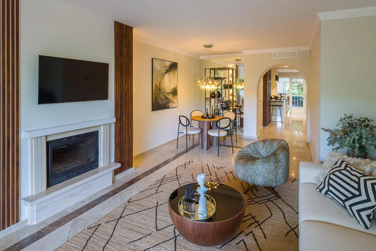 Next To Puente Romano Newly Done Modern Style 5 Star Luxury Stay Marbella Appartamento